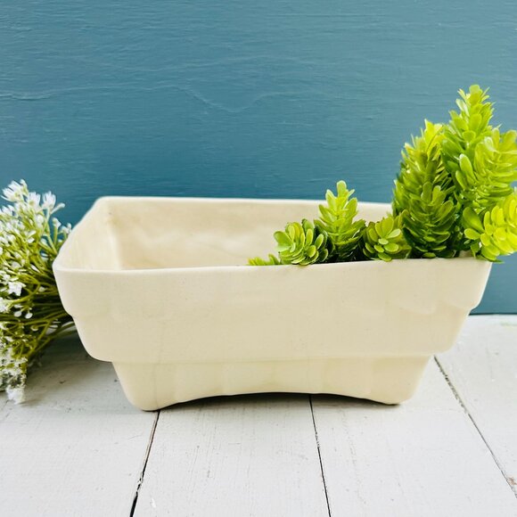 Vintage Haeger Planter, Ivory Rectangular Planter, Mid Century Pottery Basket - Picture 1 of 10